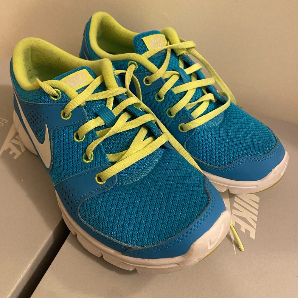 Nike Sneakers - Picture 2 of 5